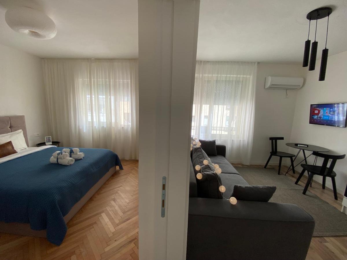 Myslym Shyri'S Apartments Tirana Esterno foto