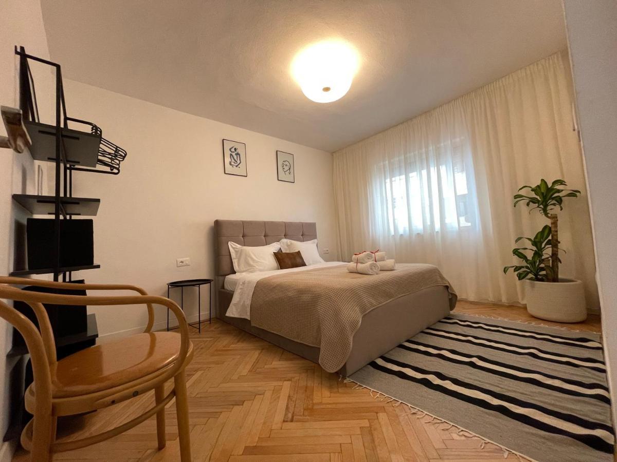 Myslym Shyri'S Apartments Tirana Esterno foto