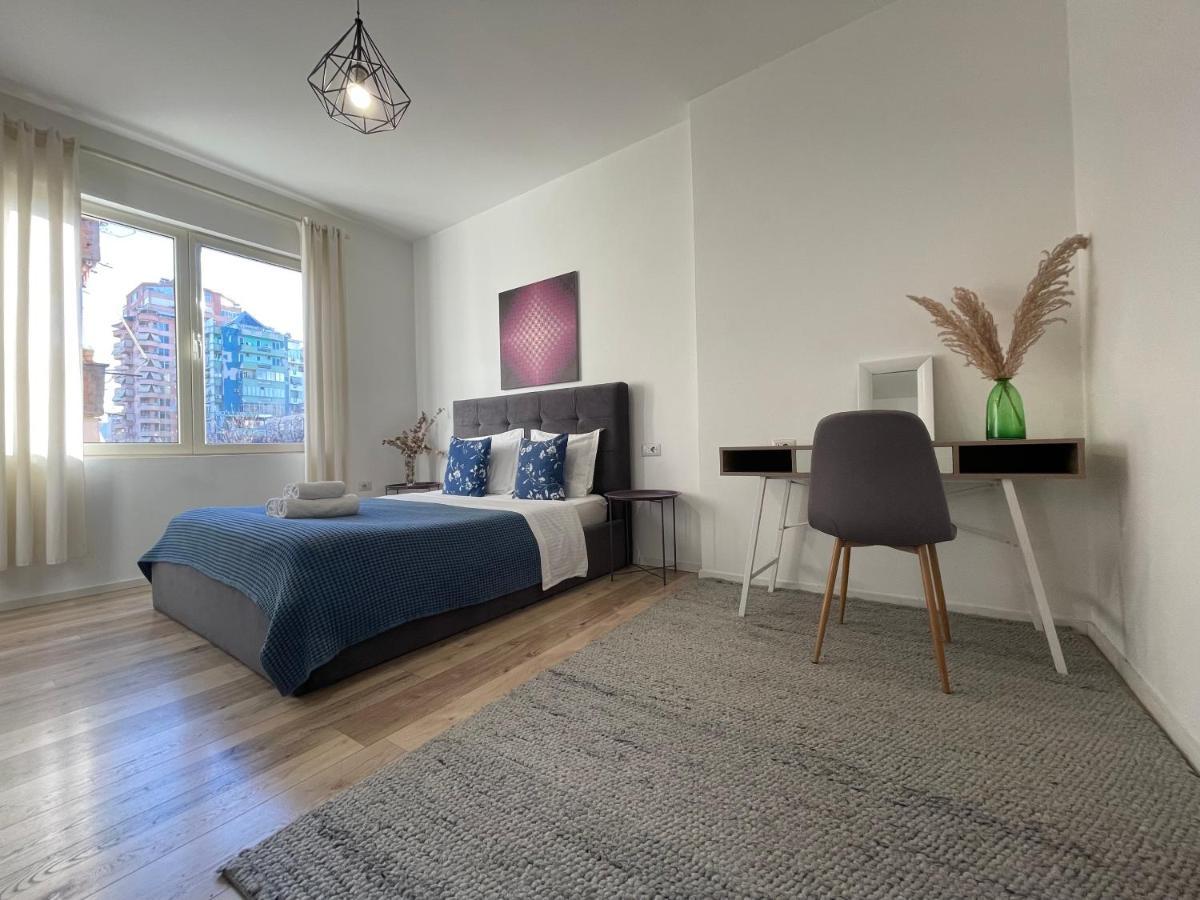 Myslym Shyri'S Apartments Tirana Esterno foto