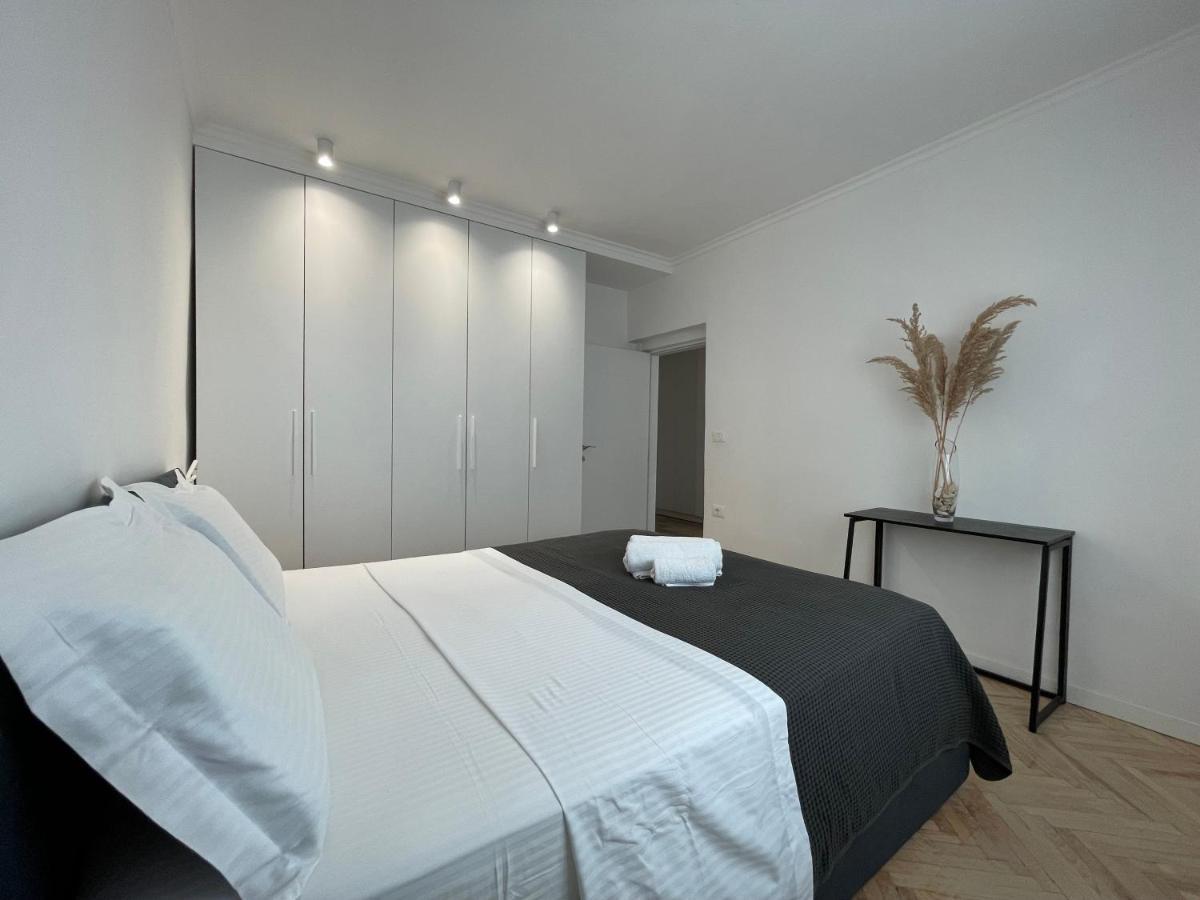 Myslym Shyri'S Apartments Tirana Esterno foto