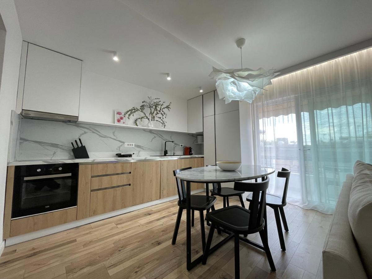 Myslym Shyri'S Apartments Tirana Esterno foto
