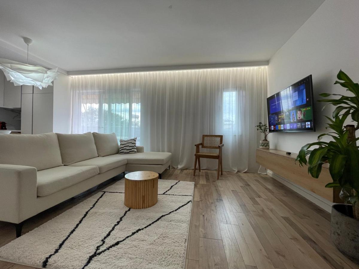 Myslym Shyri'S Apartments Tirana Esterno foto